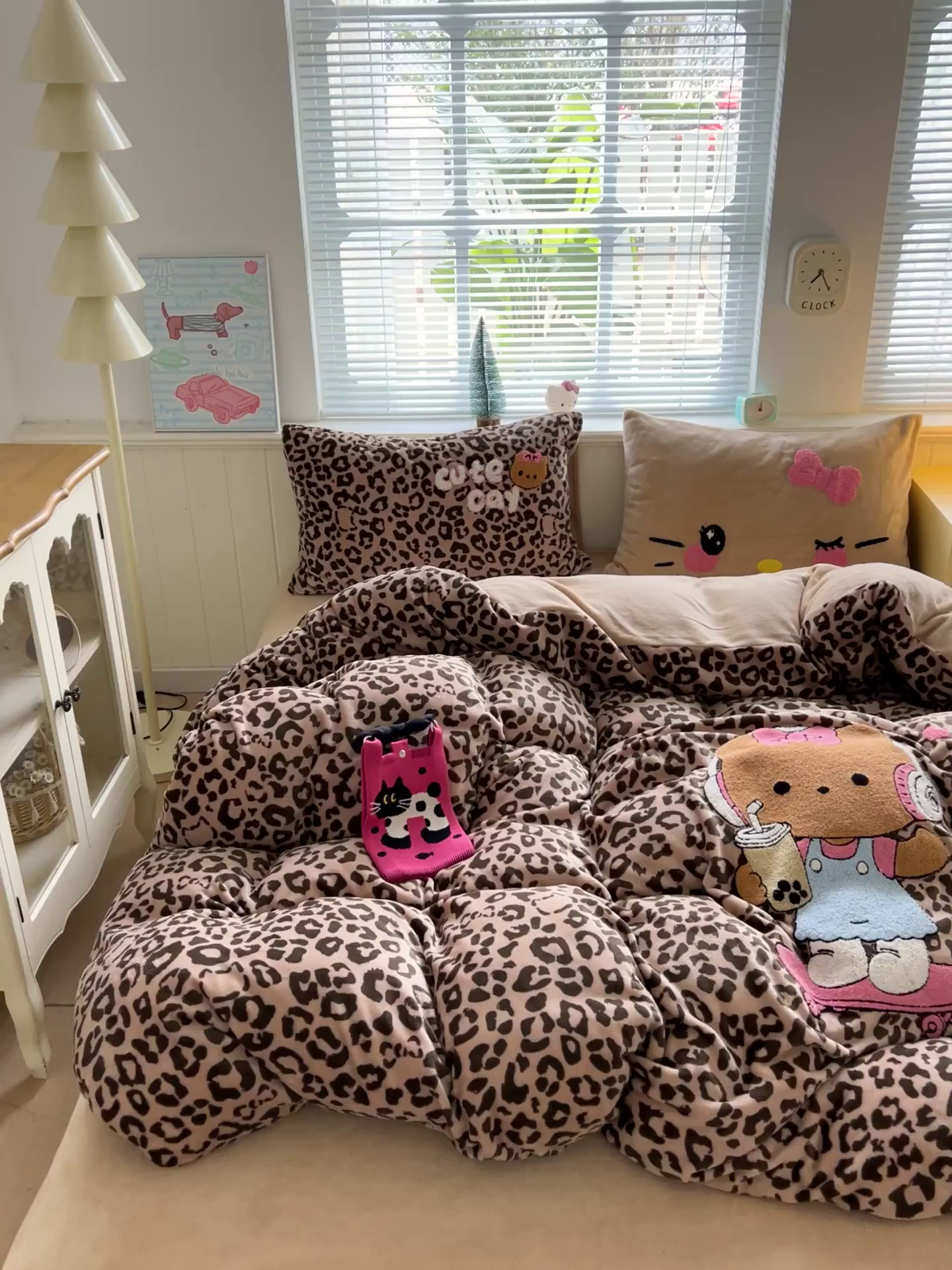 91家纺网 家纺一手货源 找家纺 优选 2025新款高克重200g牛奶绒数码印花毛巾绣卡通四件套直播爆款电商爆款 黑皮咖