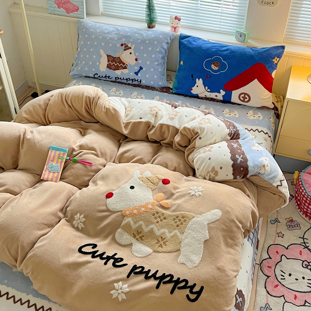 91家纺网 家纺一手货源 找家纺 优选 2025新款高克重200g牛奶绒数码印花毛巾绣卡通四件套直播爆款电商爆款 遛弯狗狗