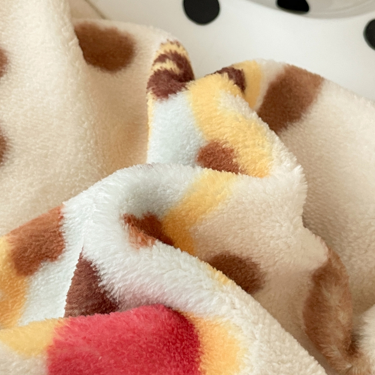 91家纺网 家纺一手货源 找家纺 摩妮卡 2025新款牛奶绒枕套混搭卡通复古四件套 幸运小猫