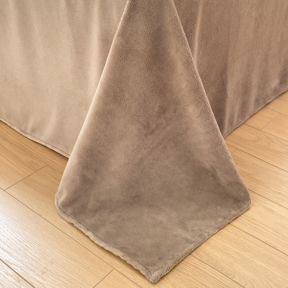 91家纺网 家纺一手货源 找家纺 摩妮卡 2025新款牛奶绒枕套混搭卡通复古四件套 幸运小猫