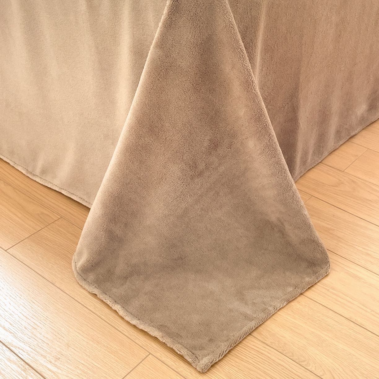 91家纺网 家纺一手货源 找家纺 摩妮卡 2025新款牛奶绒枕套混搭卡通复古四件套 生日小猫