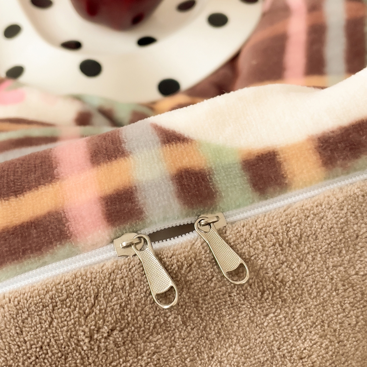 91家纺网 家纺一手货源 找家纺 （总）摩妮卡 2025新款牛奶绒枕套混搭卡通复古四件套