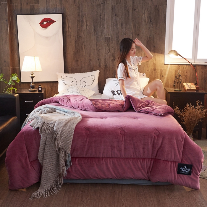 91家纺网 家纺一手货源 找家纺 美丽折家纺 2025新款纯色水晶绒冬被子被芯秋保暖冬被 豆沙