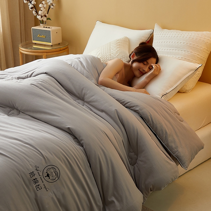 91家纺网 家纺一手货源 找家纺 美丽折家纺 2025新款舒享新疆棉花被冬被春秋被被芯 灰色