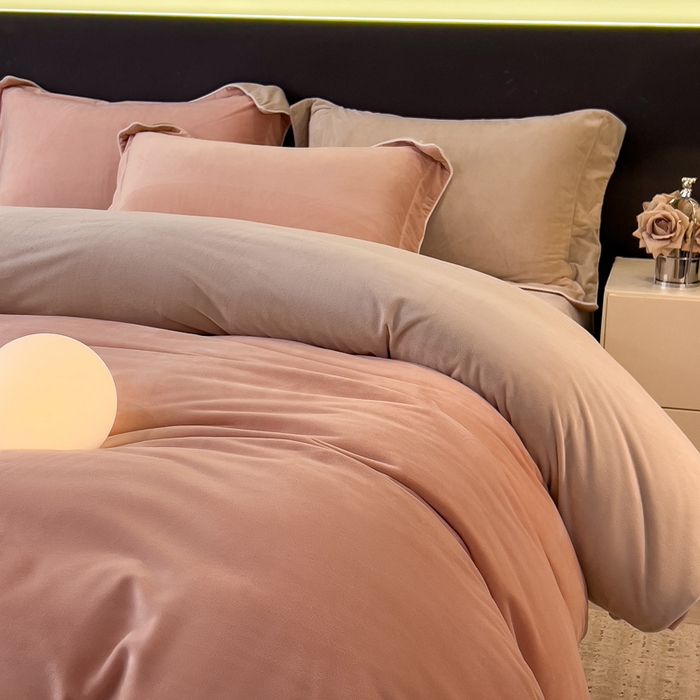 91家纺网 家纺一手货源 找家纺 席世家 2025新款婴儿绒简约款四件套 豆粉拼香槟