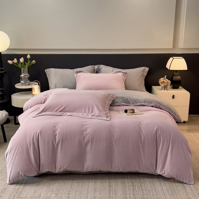 91家纺网 家纺一手货源 找家纺 席世家 2025新款婴儿绒简约款四件套 幽山紫