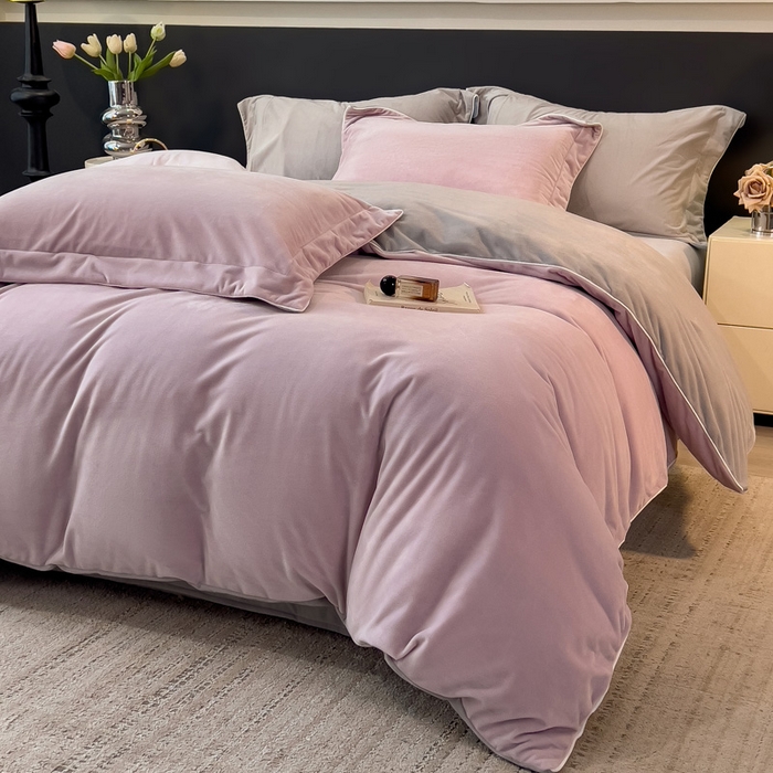 91家纺网 家纺一手货源 找家纺 席世家 2025新款婴儿绒简约款四件套 幽山紫