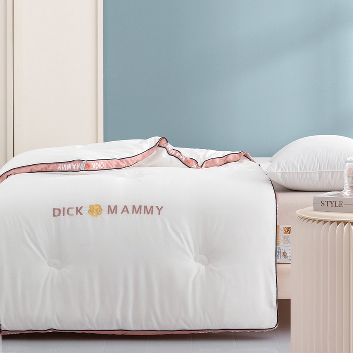 91家纺网 家纺一手货源 找家纺 美丽折家纺 2025新款大豆被冬被-山茶花系列一 山茶花-粉白色