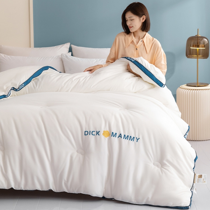 91家纺网 家纺一手货源 找家纺 美丽折家纺 2025新款大豆被冬被-山茶花系列一 山茶花-白蓝色