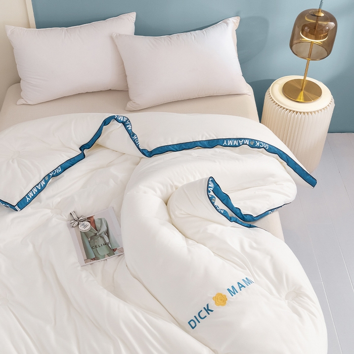 91家纺网 家纺一手货源 找家纺 美丽折家纺 2025新款大豆被冬被-山茶花系列一 山茶花-白蓝色