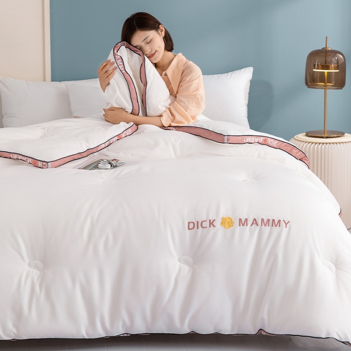 91家纺网 家纺一手货源 找家纺 美丽折家纺 2025新款大豆被冬被-山茶花系列一 山茶花-粉白色