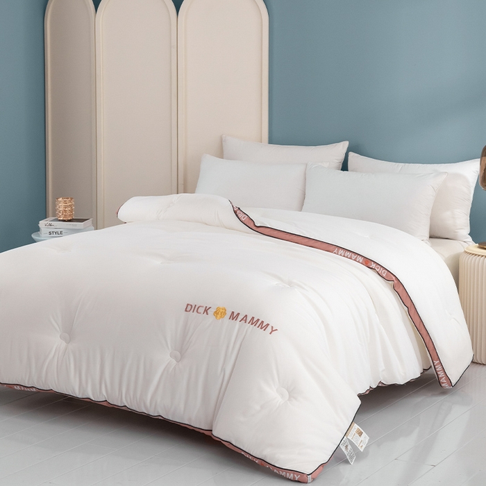 91家纺网 家纺一手货源 找家纺 美丽折家纺 2025新款大豆被冬被-山茶花系列一 山茶花-粉白色