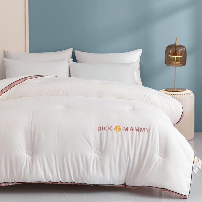 91家纺网 家纺一手货源 找家纺 美丽折家纺 2025新款大豆被冬被-山茶花系列一 山茶花-粉白色