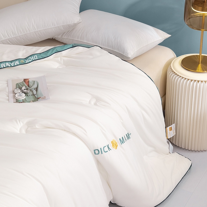 91家纺网 家纺一手货源 找家纺 美丽折家纺 2025新款大豆被冬被-山茶花系列一 山茶花-白绿色