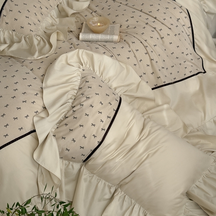 91家纺网 家纺一手货源 找家纺 多乐娜 2025新款法式浪漫长绒棉纯棉陶瓷磨毛大拼角拼接花边工艺款磨毛·枫糖拿铁（会员-20）控价378/398起（券后！！）务必控价谢谢配合 枫糖拿铁-米色