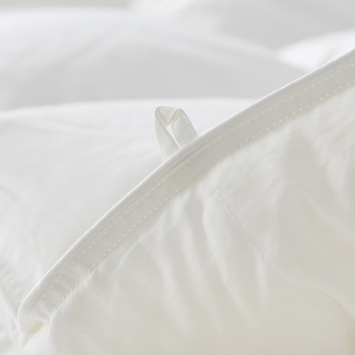 91家纺网 家纺一手货源 找家纺 美丽折家纺 2025新款云感零压羽丝绒被 白色