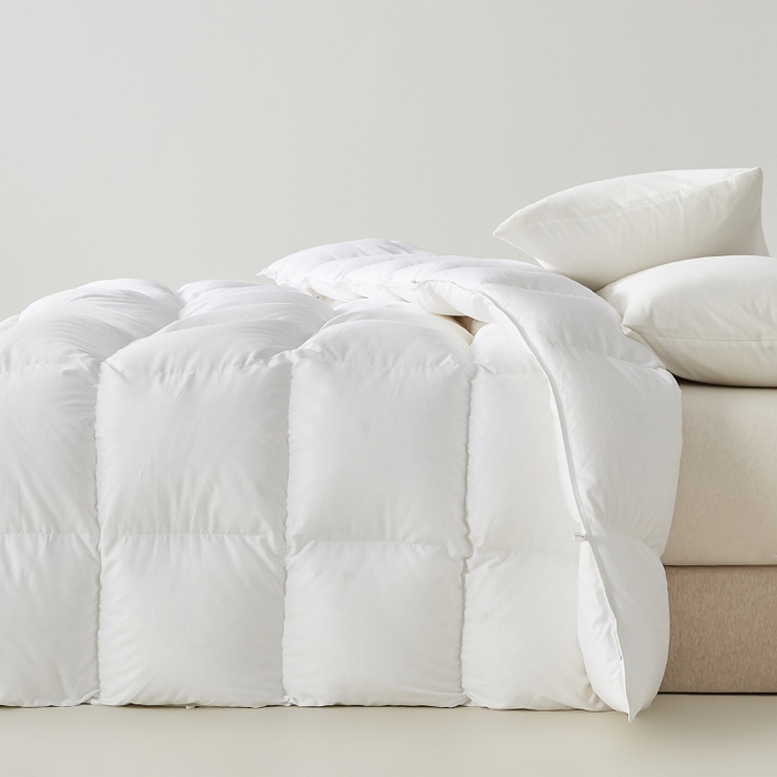 91家纺网 家纺一手货源 找家纺 美丽折家纺 2025新款云感零压羽丝绒被 白色