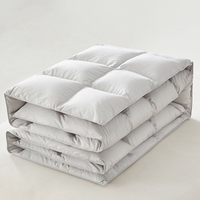 91家纺网 家纺一手货源 找家纺 美丽折家纺 2025新款云感零压羽丝绒被 灰色