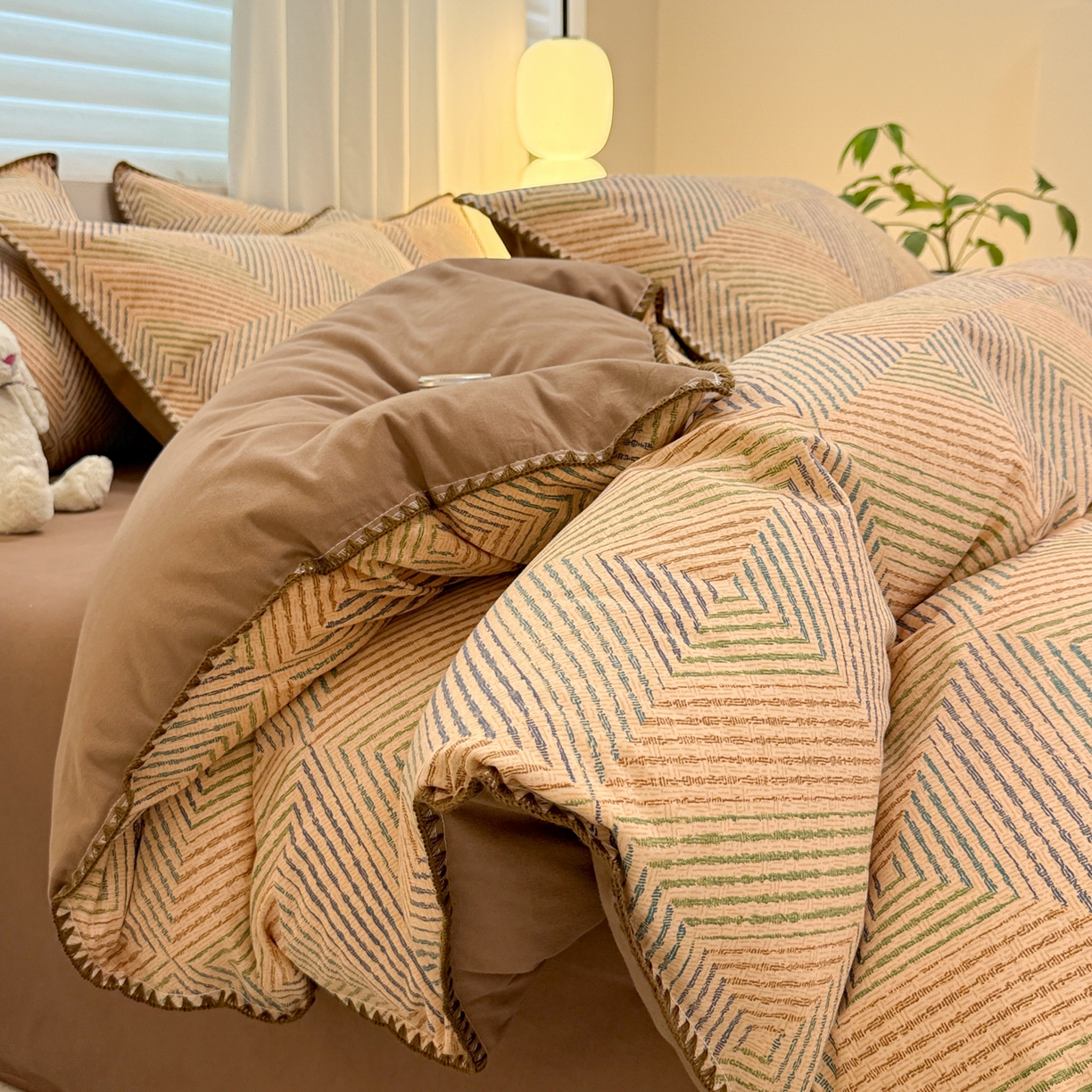 91家纺网 家纺一手货源 找家纺 （总）呗旺鹿 2025新款全棉纯棉磨毛休闲布达拉宫贝壳边四件套-场景二