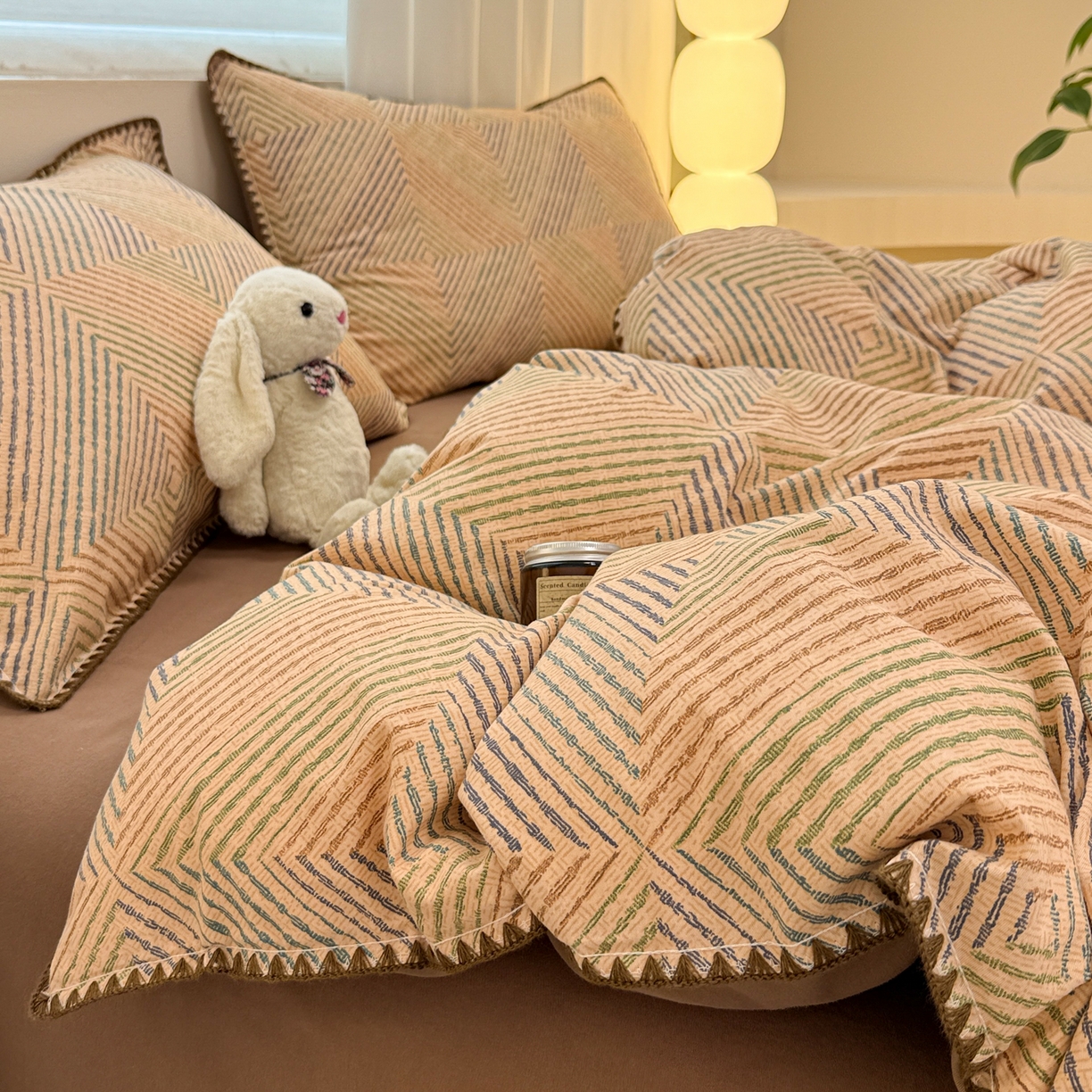 91家纺网 家纺一手货源 找家纺 （总）呗旺鹿 2025新款全棉纯棉磨毛休闲布达拉宫贝壳边四件套-场景二