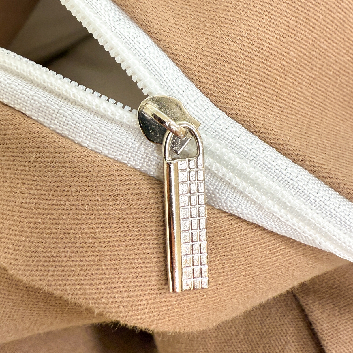 91家纺网 家纺一手货源 找家纺 （总）呗旺鹿 2025新款全棉纯棉磨毛休闲布达拉宫贝壳边四件套-场景二