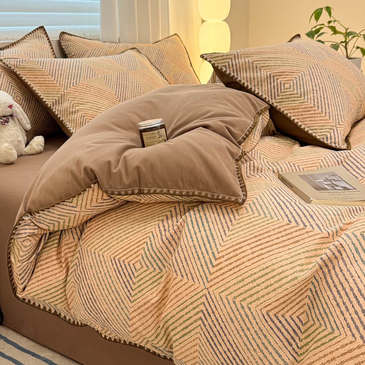 91家纺网 家纺一手货源 找家纺 （总）呗旺鹿 2025新款全棉纯棉磨毛休闲布达拉宫贝壳边四件套-场景二