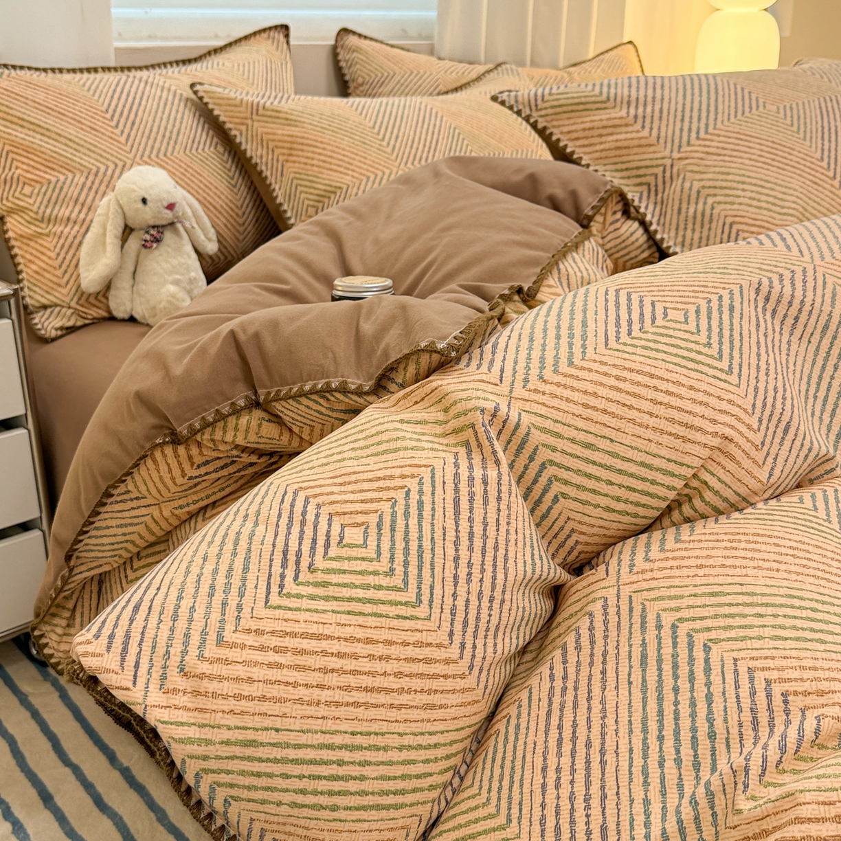 91家纺网 家纺一手货源 找家纺 （总）呗旺鹿 2025新款全棉纯棉磨毛休闲布达拉宫贝壳边四件套-场景二