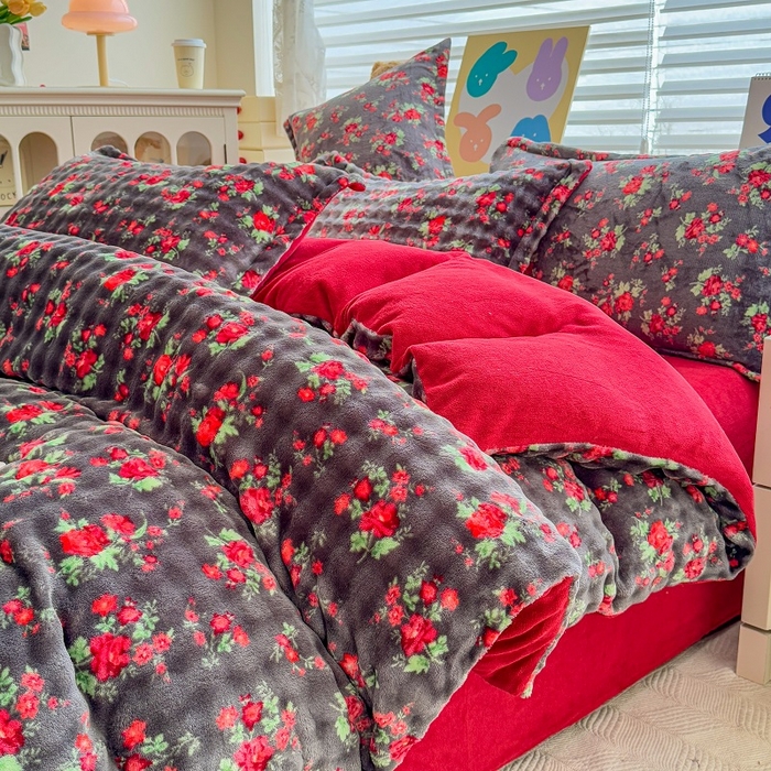 91家纺网 家纺一手货源 找家纺 梵克保罗 2025秋冬新款牛奶绒泡泡绒印花卡通花卉兔毛单被套三件套四件套 花仙子