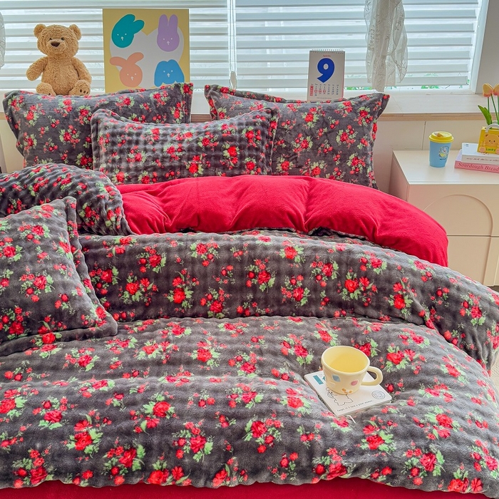 91家纺网 家纺一手货源 找家纺 梵克保罗 2025秋冬新款牛奶绒泡泡绒印花卡通花卉兔毛单被套三件套四件套 花仙子