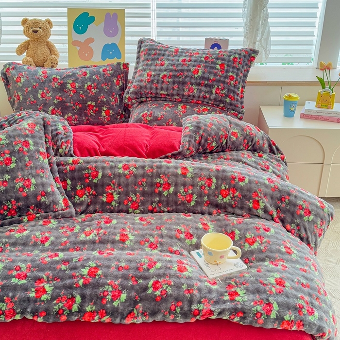 91家纺网 家纺一手货源 找家纺 梵克保罗 2025秋冬新款牛奶绒泡泡绒印花卡通花卉兔毛单被套三件套四件套 花仙子