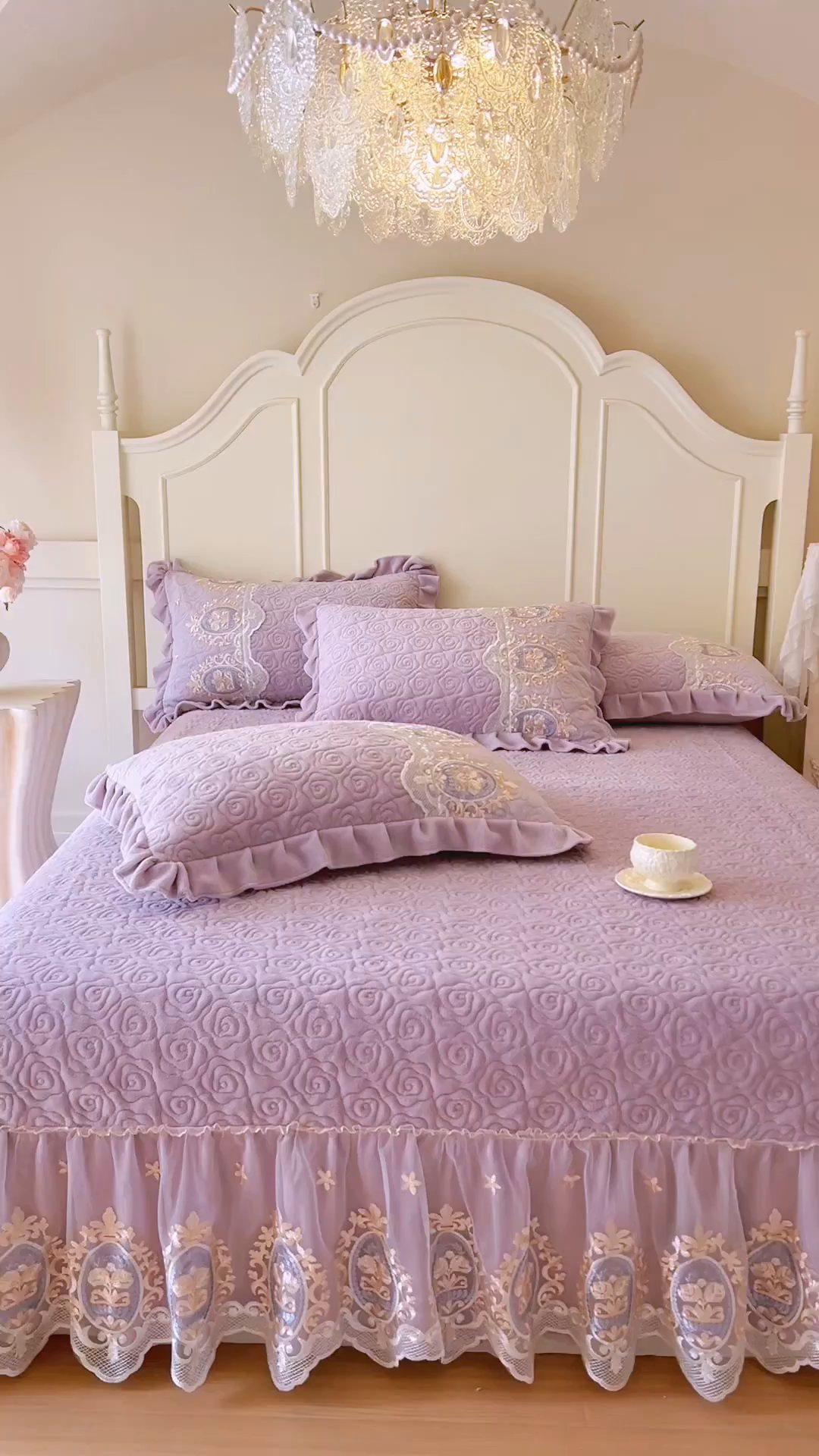 91家纺网 家纺一手货源 找家纺 恋尚 2025新款雕花牛奶绒绗缝夹棉床盖单品-可可西里（控价145起） 可可西里-香芋紫