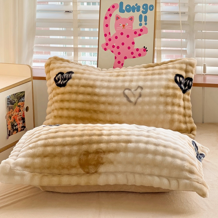 91家纺网 家纺一手货源 找家纺 （总）梵克保罗 2025新款牛奶绒泡泡单枕套