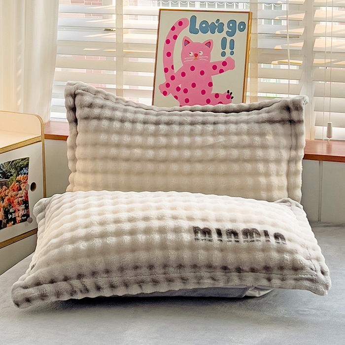 91家纺网 家纺一手货源 找家纺 （总）梵克保罗 2025新款牛奶绒泡泡单枕套