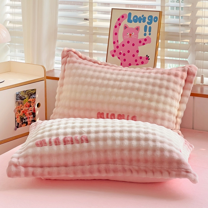 梵克保罗 2025新款牛奶绒泡泡单枕套 粉色空间