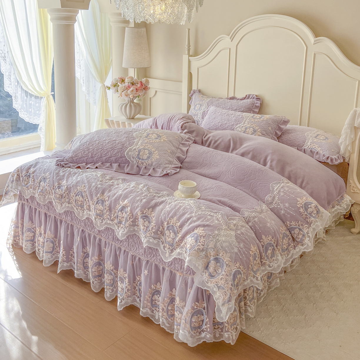 91家纺网 家纺一手货源 找家纺 （总）恋尚 2025新款雕花牛奶绒绗缝夹棉床盖四件套-可可西里（控价305起）