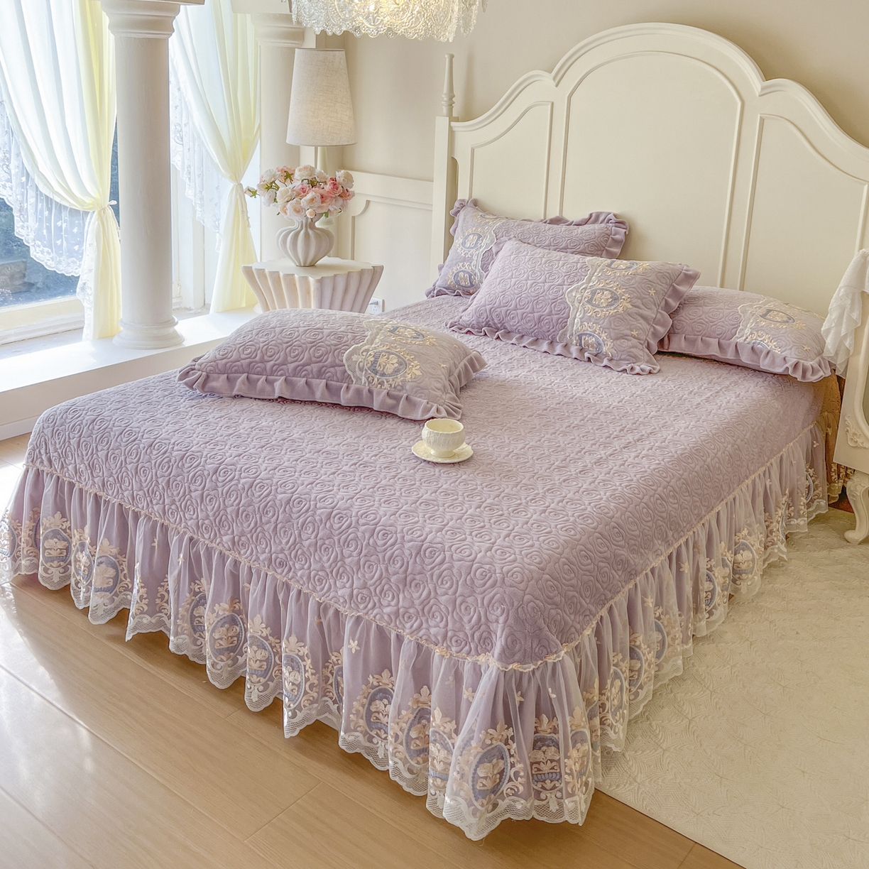 91家纺网 家纺一手货源 找家纺 恋尚 2025新款雕花牛奶绒绗缝夹棉床盖四件套-可可西里（控价305起） 可可西里-香芋紫