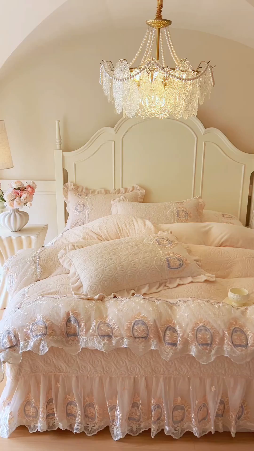 91家纺网 家纺一手货源 找家纺 （总）恋尚 2025新款雕花牛奶绒绗缝夹棉床盖四件套-可可西里（控价305起）