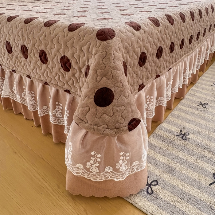 91家纺网 家纺一手货源 找家纺 浩浩家纺 2025新款舒适花边牛奶绒床盖四件套 圆点