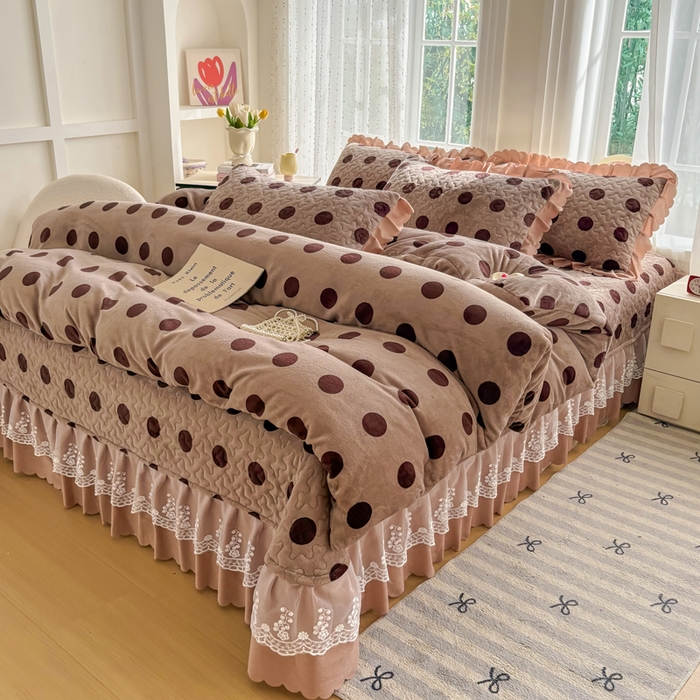 91家纺网 家纺一手货源 找家纺 浩浩家纺 2025新款舒适花边牛奶绒床盖四件套 圆点