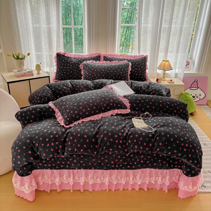 浩浩家纺 2025新款舒适花边牛奶绒床盖四件套 粉花