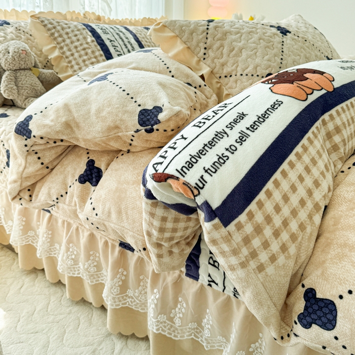 91家纺网 家纺一手货源 找家纺 浩浩家纺 2025新款舒适花边牛奶绒床盖四件套 小熊