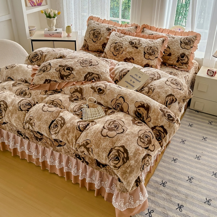 91家纺网 家纺一手货源 找家纺 浩浩家纺 2025新款舒适花边牛奶绒床盖四件套 花影棕