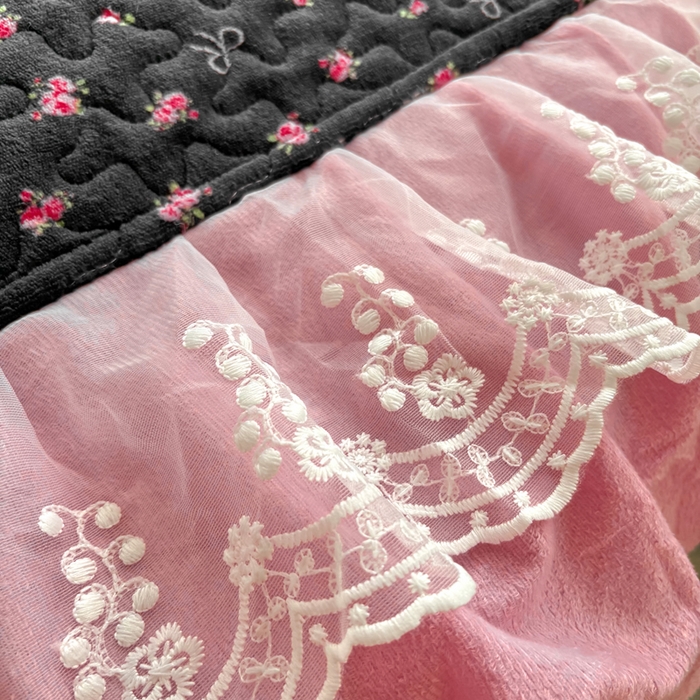 91家纺网 家纺一手货源 找家纺 浩浩家纺 2025新款舒适花边牛奶绒床盖四件套 粉花