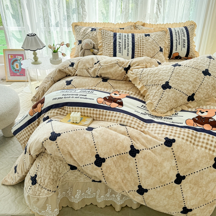 91家纺网 家纺一手货源 找家纺 浩浩家纺 2025新款舒适花边牛奶绒床盖四件套 小熊