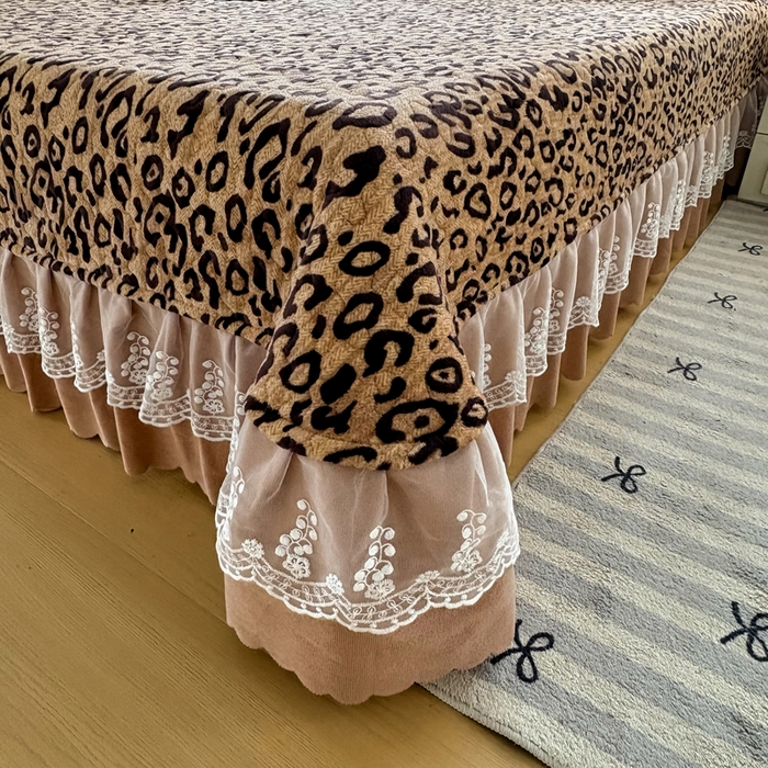 91家纺网 家纺一手货源 找家纺 浩浩家纺 2025新款舒适花边牛奶绒床盖四件套 豹纹