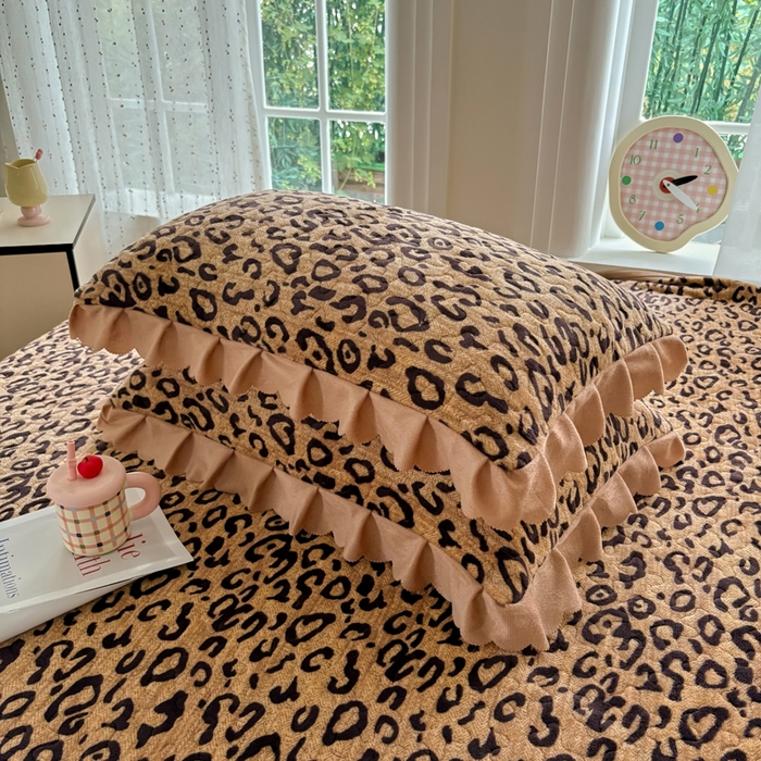 91家纺网 家纺一手货源 找家纺 浩浩家纺 2025新款舒适花边牛奶绒床盖四件套 豹纹