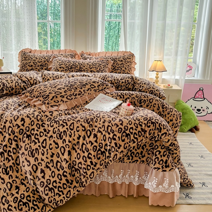 91家纺网 家纺一手货源 找家纺 浩浩家纺 2025新款舒适花边牛奶绒床盖四件套 豹纹