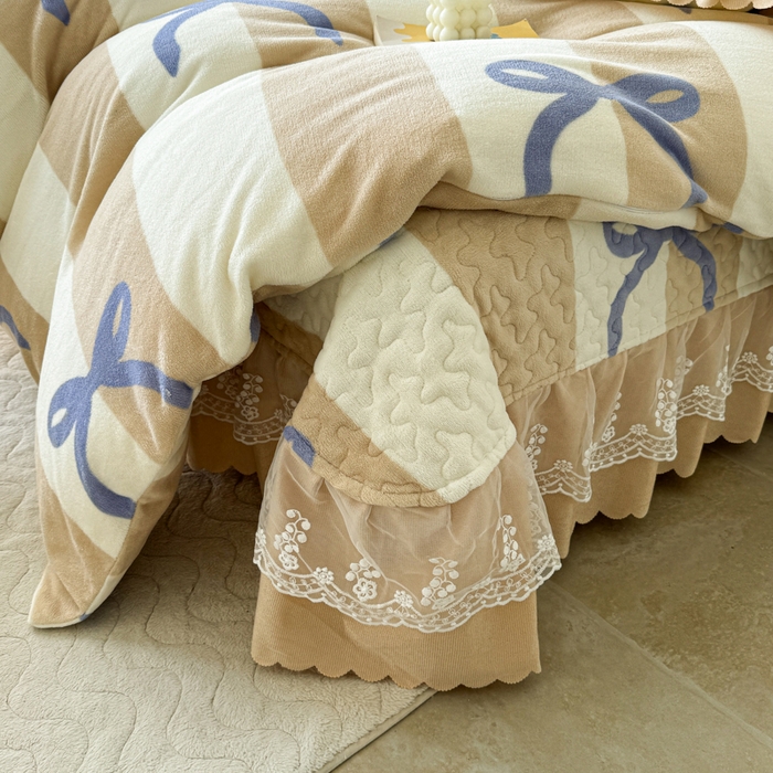 91家纺网 家纺一手货源 找家纺 浩浩家纺 2025新款舒适花边牛奶绒床盖四件套 简约蝴蝶结