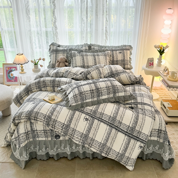 浩浩家纺 2025新款舒适花边牛奶绒床盖四件套 山茶花