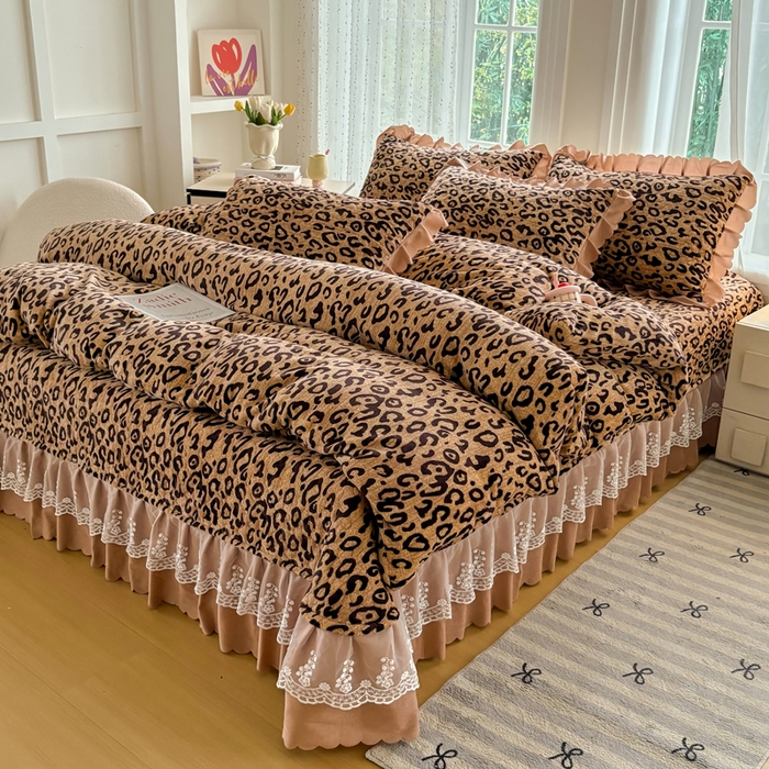 91家纺网 家纺一手货源 找家纺 浩浩家纺 2025新款舒适花边牛奶绒床盖四件套 豹纹